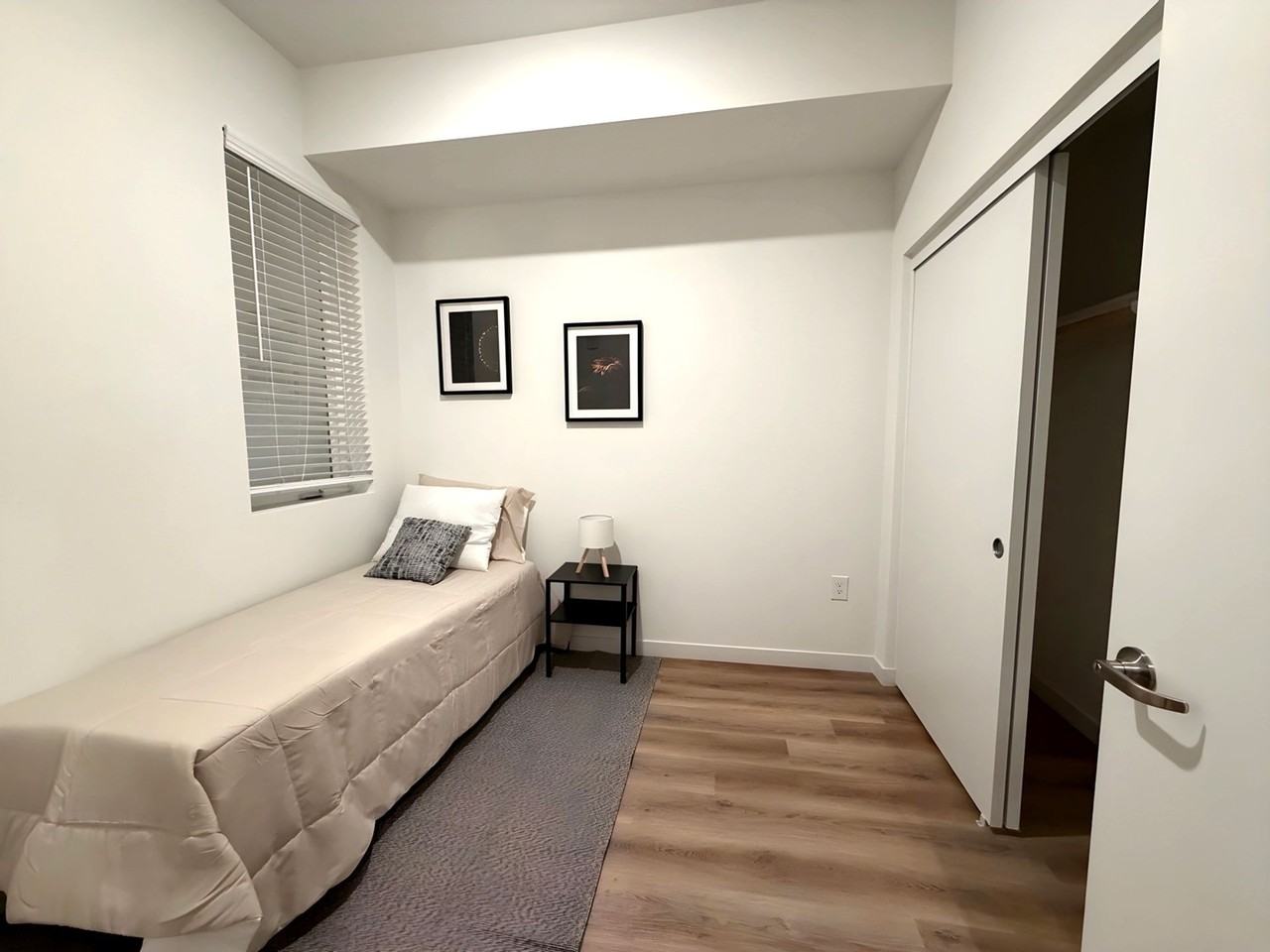 Luxurious Apartments - Photo 5 of 19