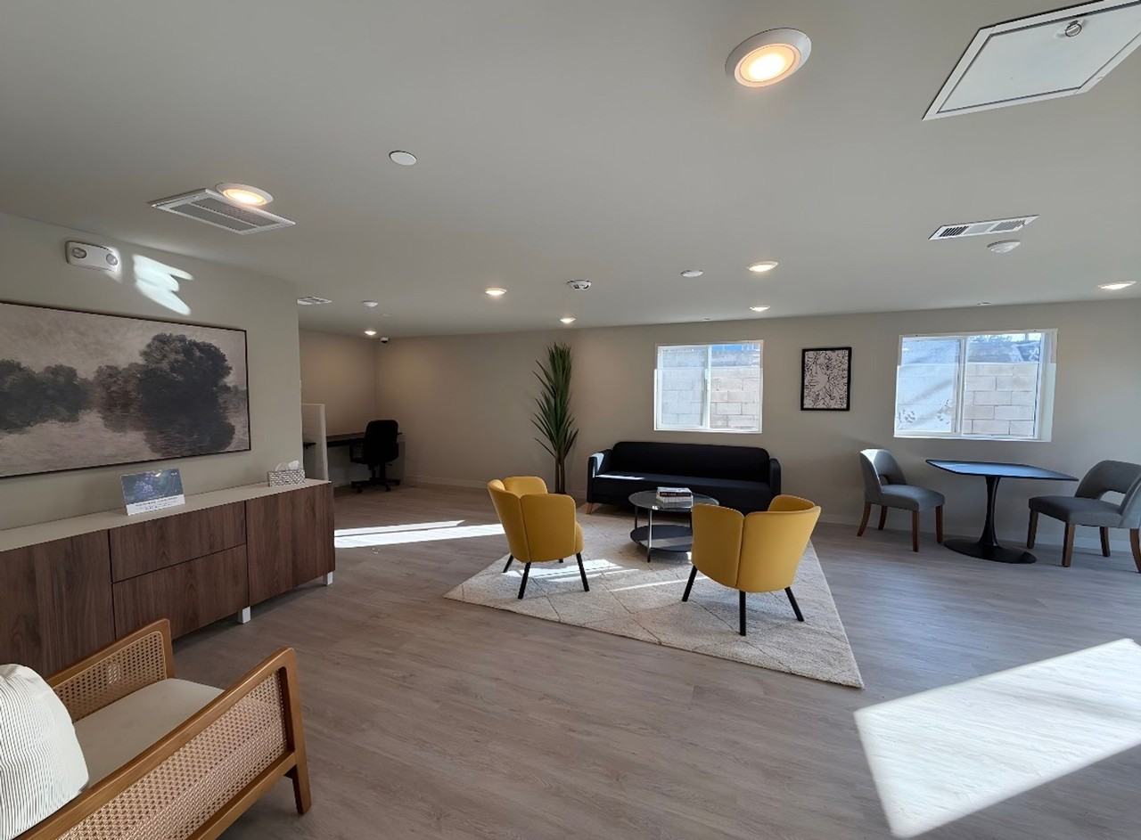 Gorgeous 1 bed/1 bath and Studio units ~ LA City Section 8 Voucher Accepted! - Photo 2 of 24