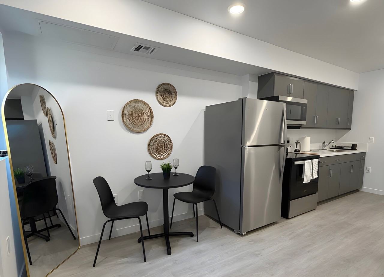 Gorgeous 1 bed/1 bath and Studio units ~ LA City Section 8 Voucher Accepted! - Photo 3 of 24