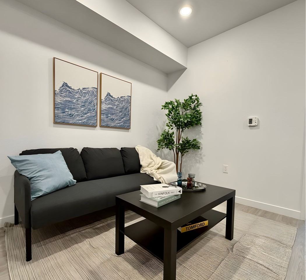 Gorgeous 1 bed/1 bath and Studio units ~ LA City Section 8 Voucher Accepted! - Photo 4 of 24