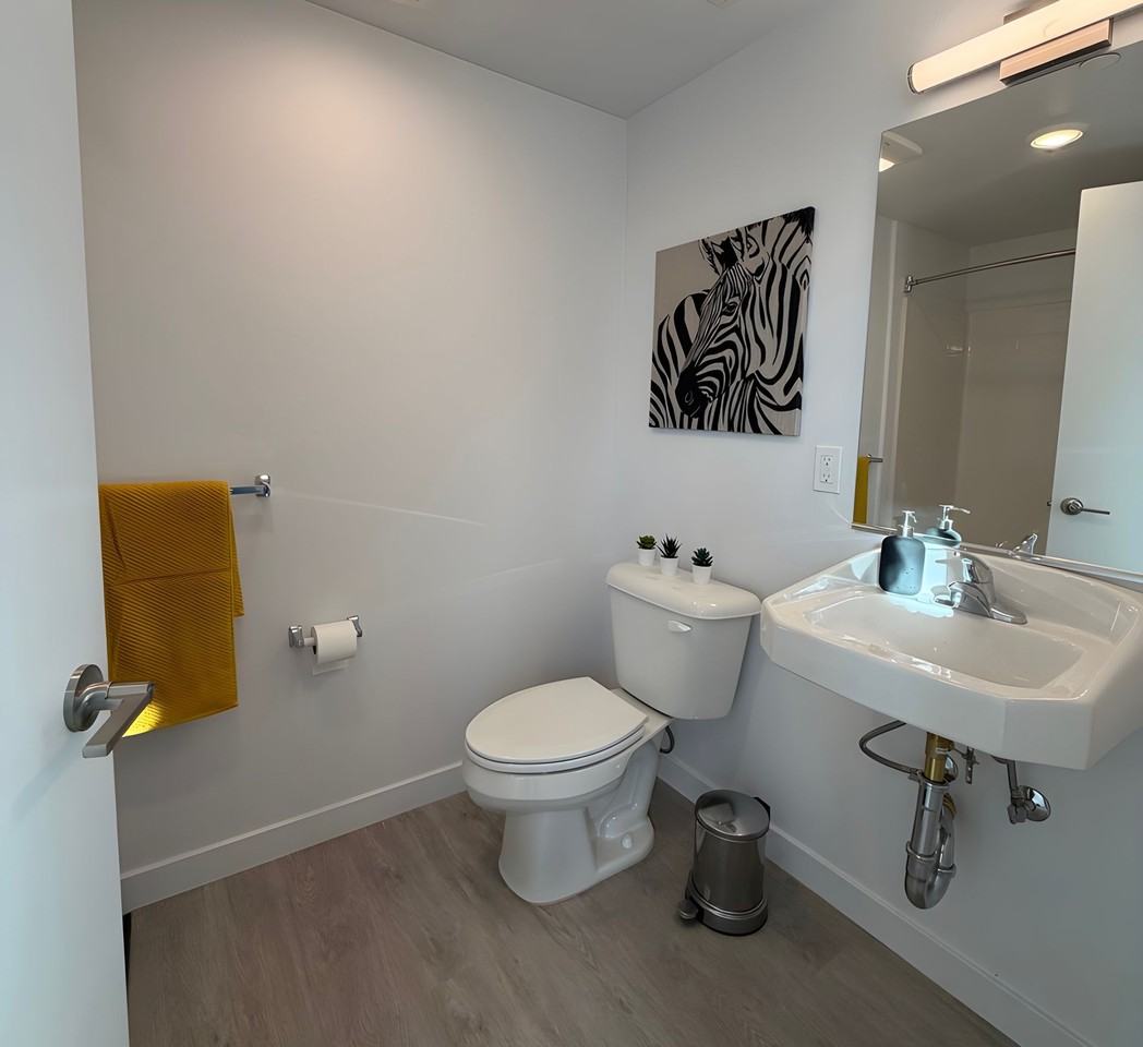 Gorgeous 1 bed/1 bath and Studio units ~ LA City Section 8 Voucher Accepted! - Photo 7 of 24