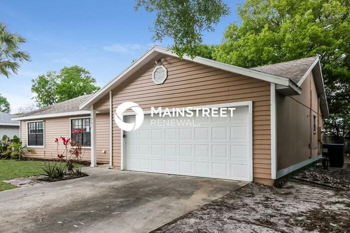 1301 Sw Chase Rd - Photo 3 of 15