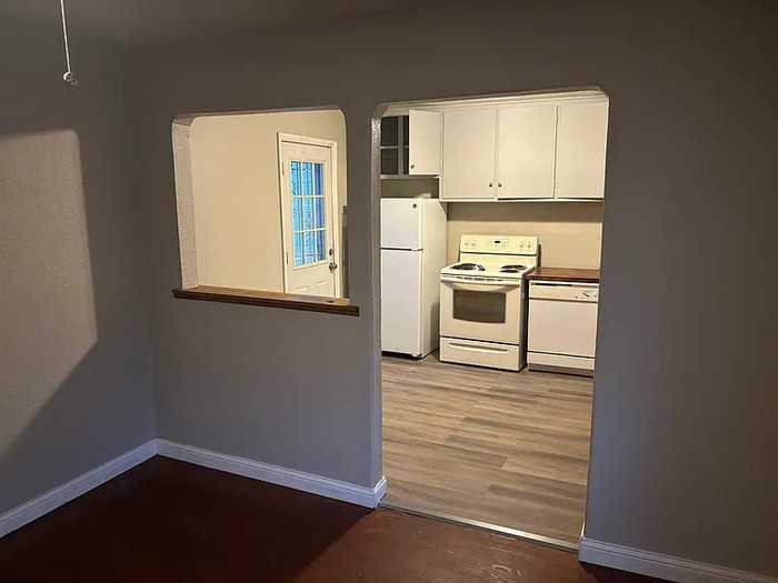 3522 S Everett St - Photo 5 of 15