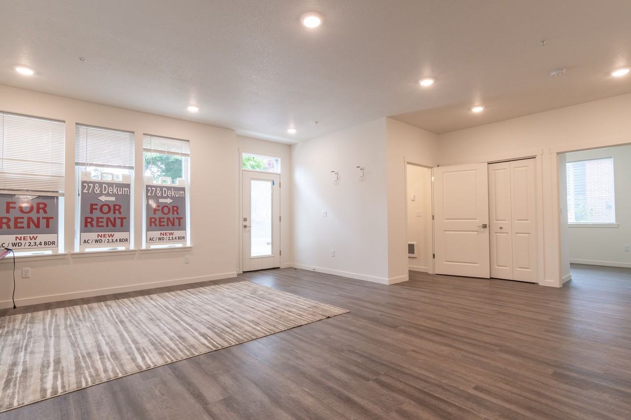 2630 NE Dekum St - Photo 6 of 14