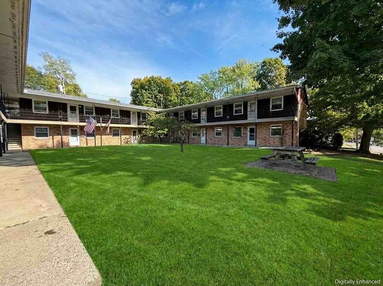 MAIN APARTMENTS - Photo 3 of 4