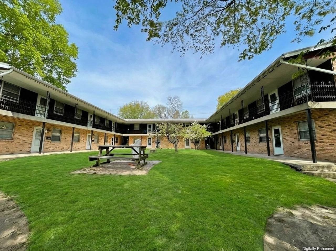 MAIN APARTMENTS - Photo 4 of 4