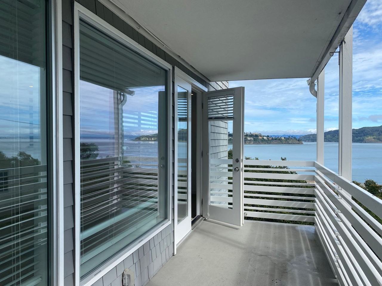 77 Bulkley Ave - Photo 5 of 24