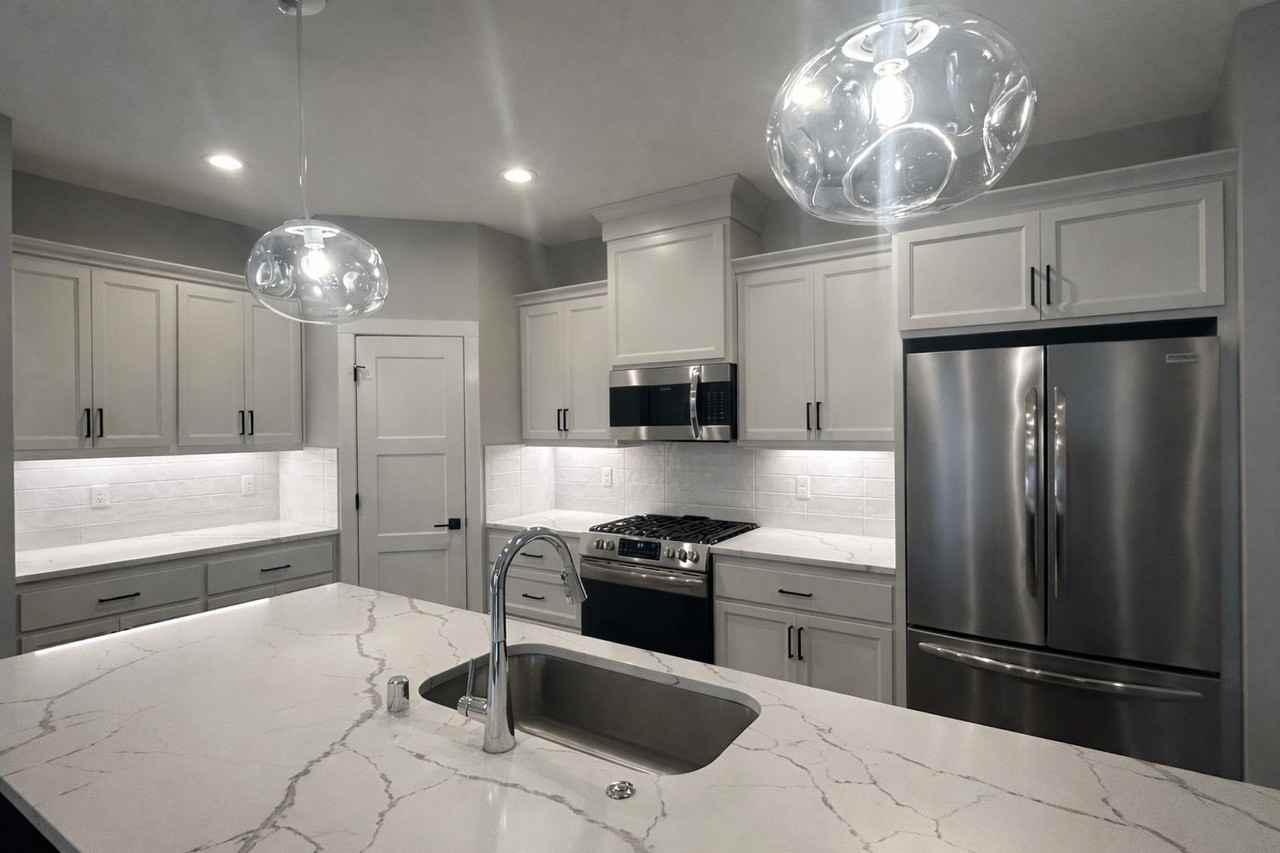 11918 Ne 108th St - Photo 2 of 23