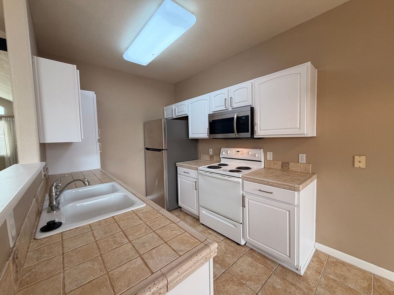 22645 E Ontario Dr #202 - Photo 7 of 29