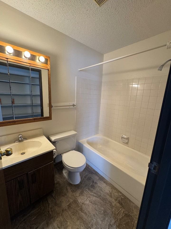 145 4th St SW - Photo 7 of 11