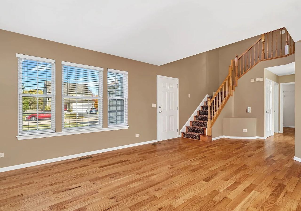 2509 Rosehall Lane - Photo 5 of 30