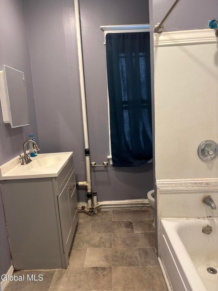 9 Pennsylvania Ave #FL1 - Photo 3 of 10