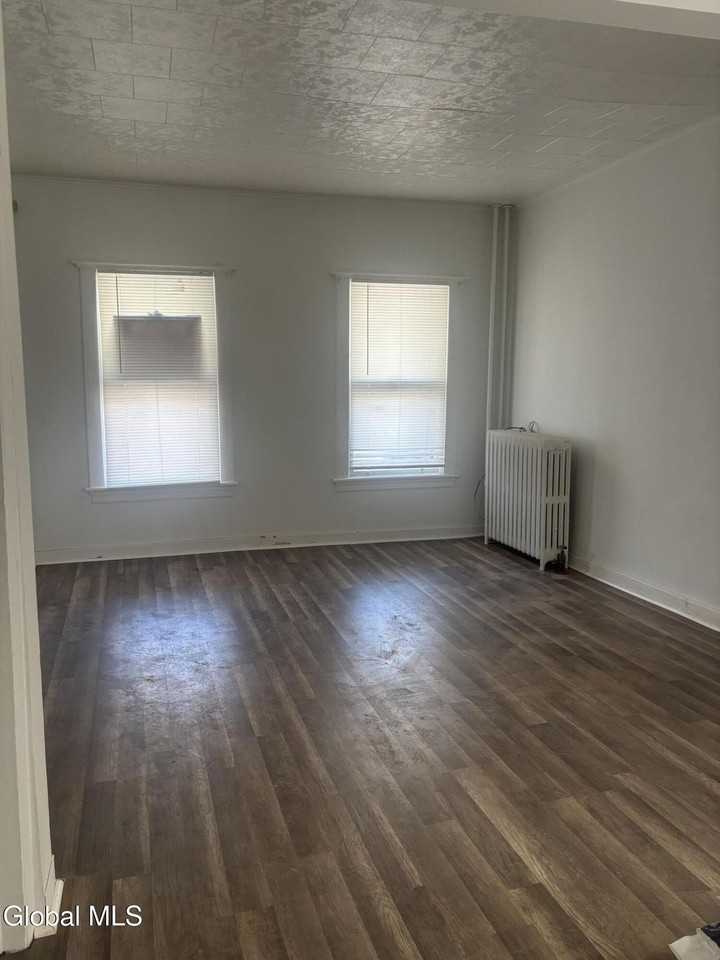 9 Pennsylvania Ave #FL1 - Photo 5 of 10