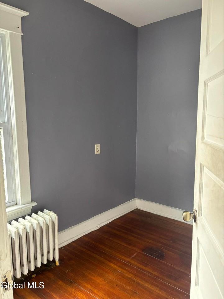 9 Pennsylvania Ave #FL1 - Photo 6 of 10