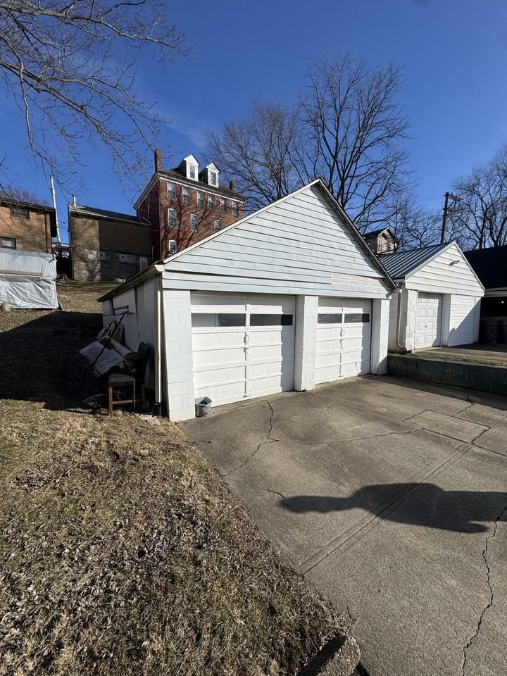 210 Cavitt Ave #1 - Photo 3 of 13