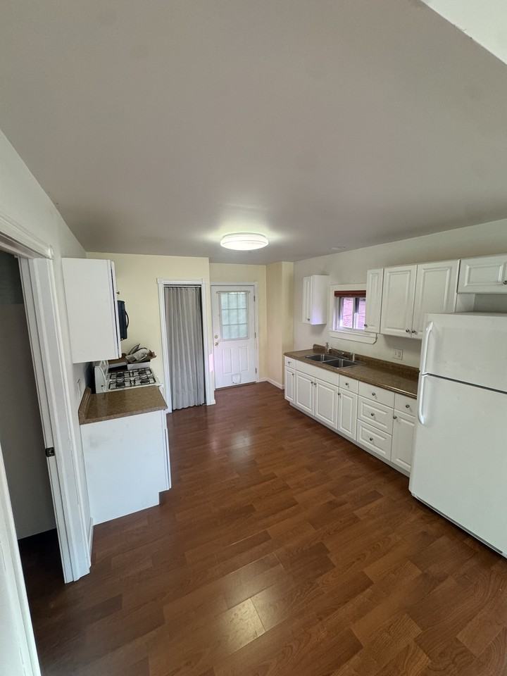 210 Cavitt Ave #1 - Photo 5 of 13