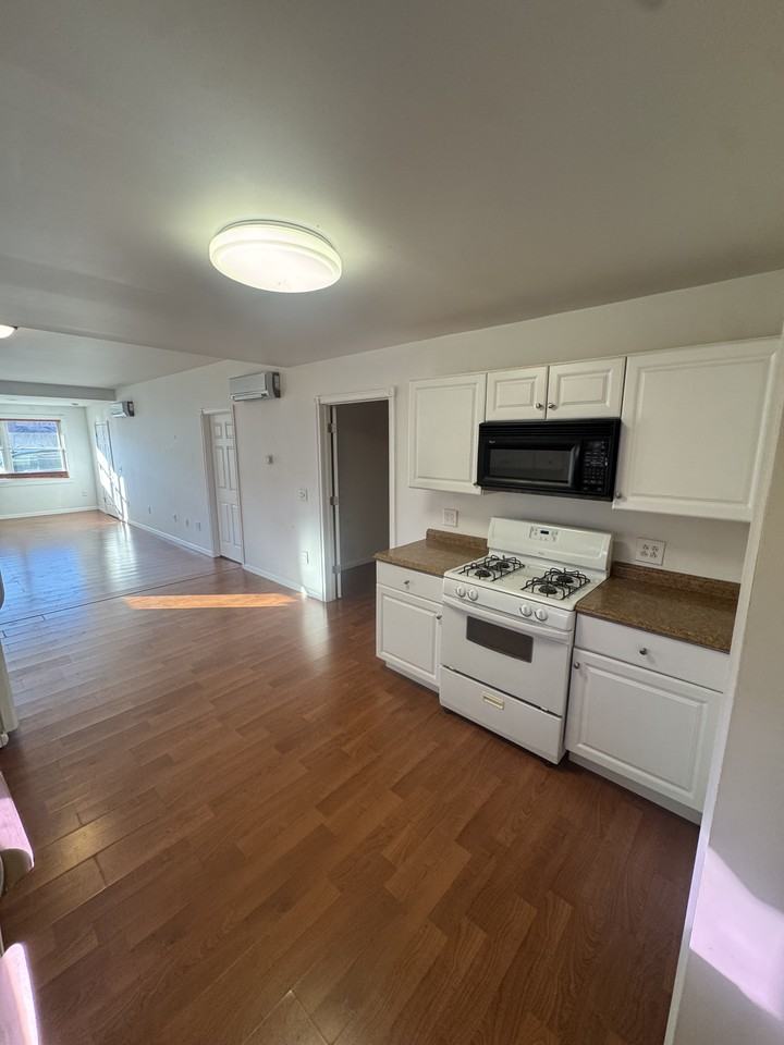 210 Cavitt Ave #1 - Photo 6 of 13