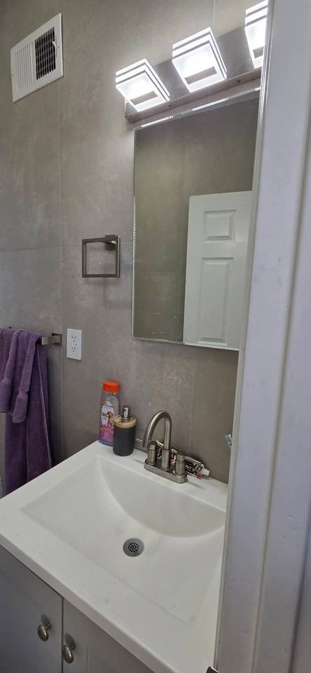 35 Vernon Ave #1 - Photo 2 of 16