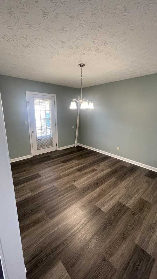 629 W 16th St #NA - Photo 4 of 20