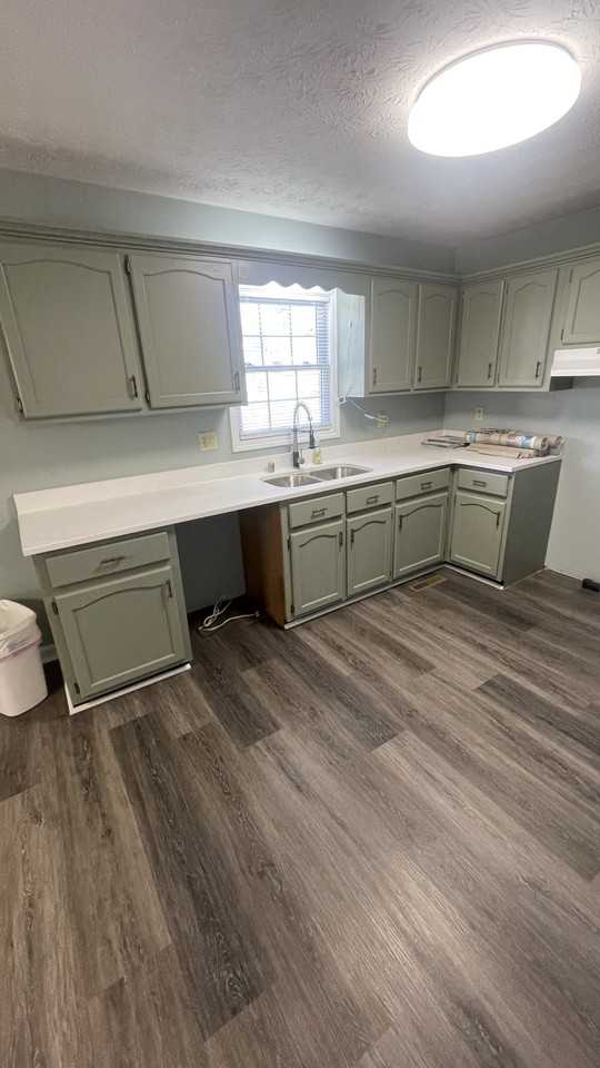 629 W 16th St #NA - Photo 5 of 20