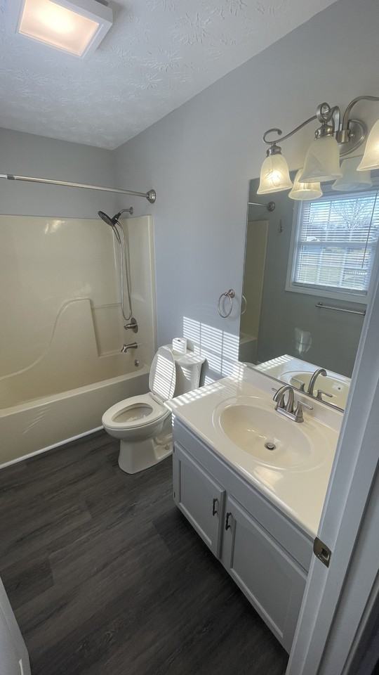 629 W 16th St #NA - Photo 7 of 20