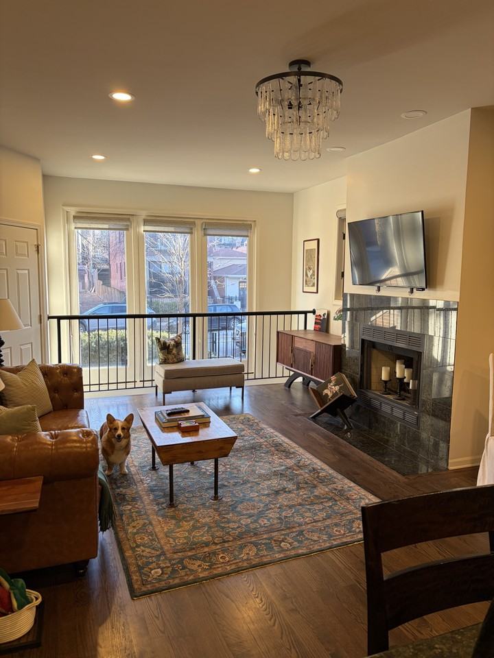 2416 W Thomas St #1 - Photo 5 of 18