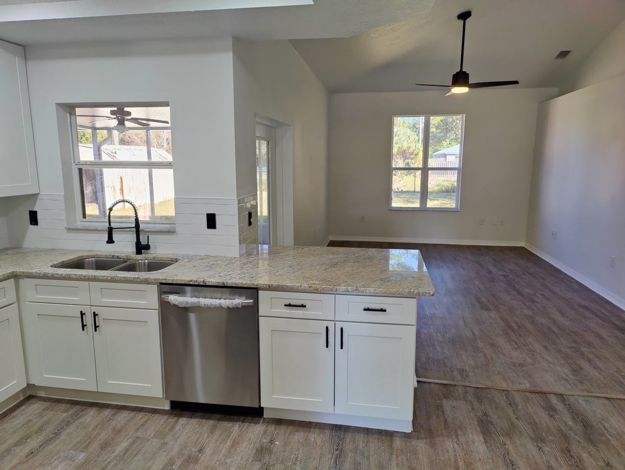 219 Aladdin St Ne #NA - Photo 6 of 27