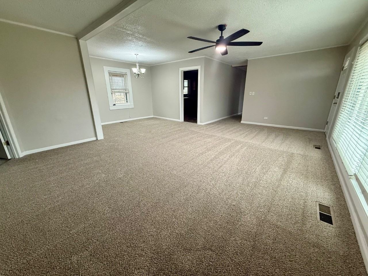 1303 Highpoint Rd - Photo 5 of 20