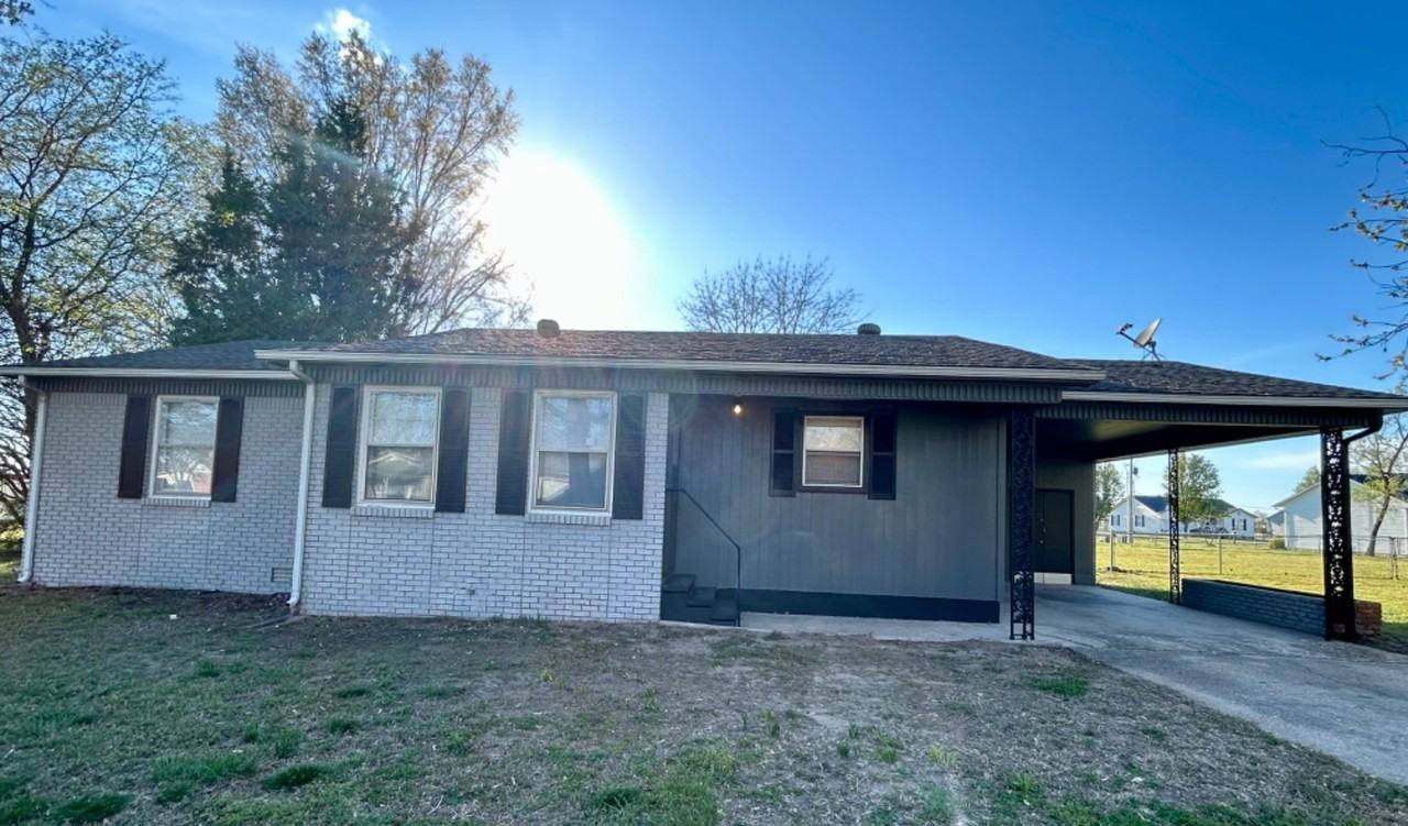 825 David Ln - Photo 5 of 17