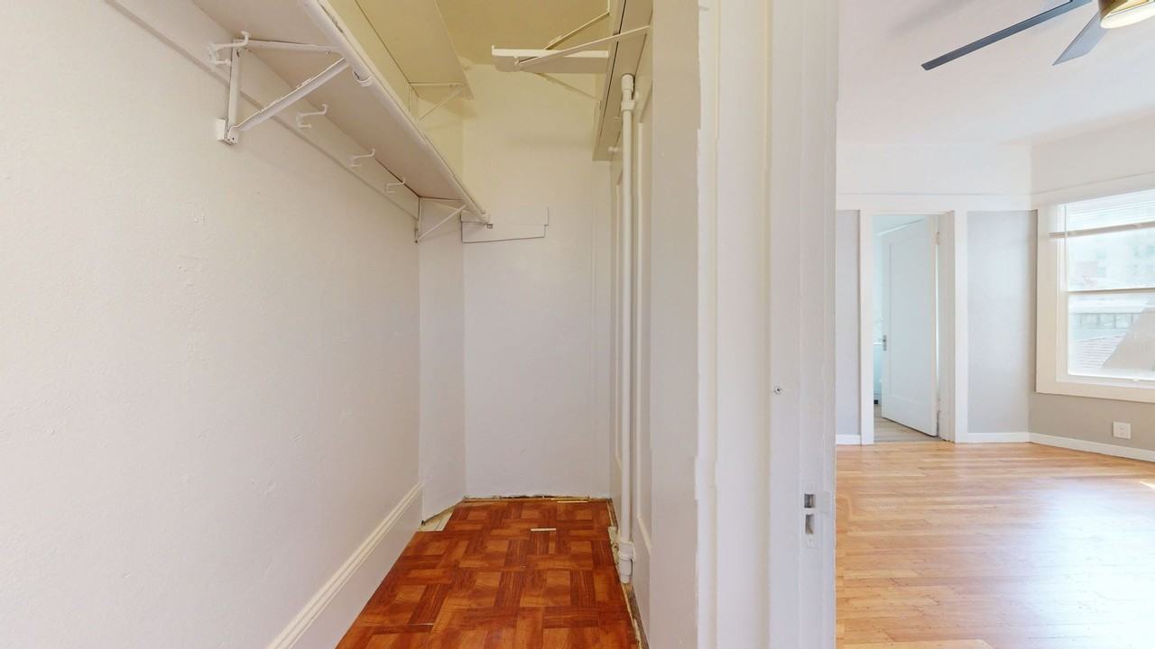1502 Alice St - Photo 6 of 35