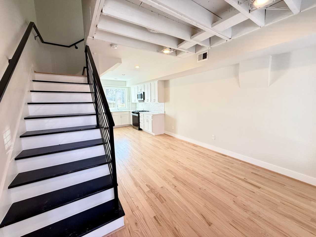 243 Warren St Ne - Photo 2 of 14