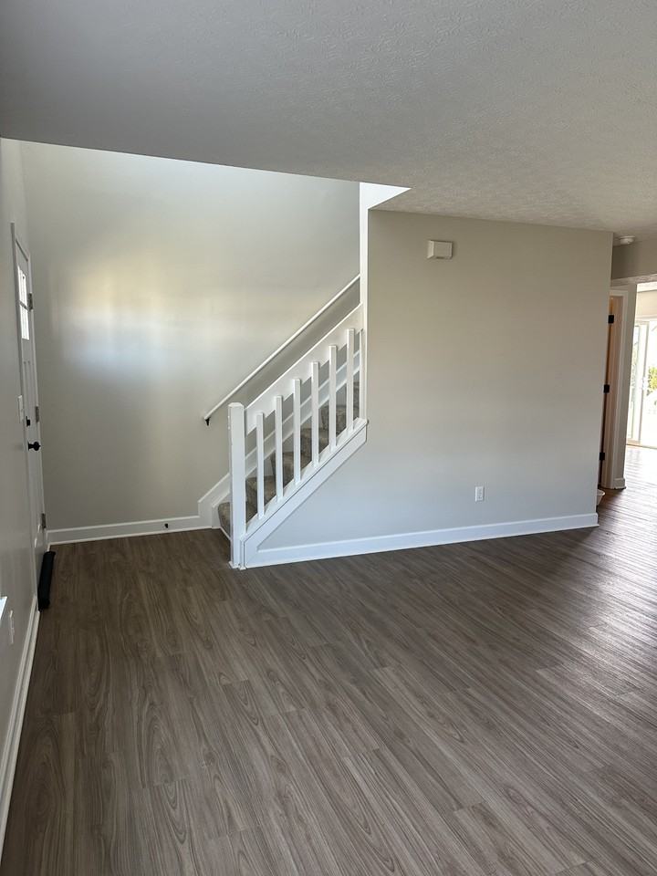 429 Grandlin Park Dr #NA - Photo 3 of 19