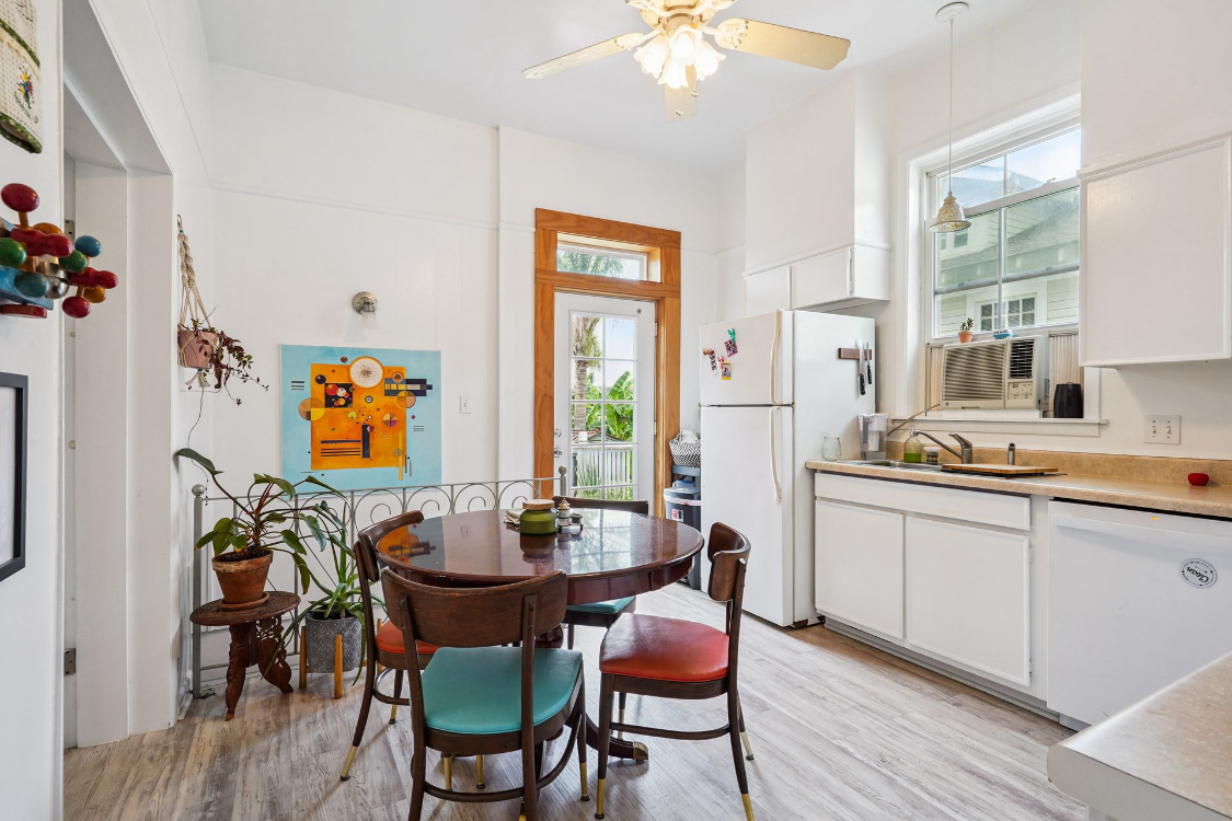 4516 Banks St - Photo 6 of 12