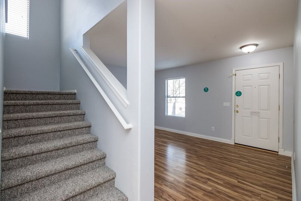 16809 W Central St - Photo 2 of 15