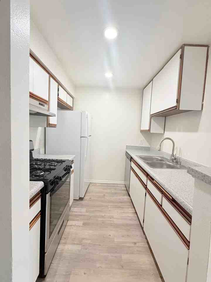 400 S. Westmoreland Ave. - Photo 4 of 19