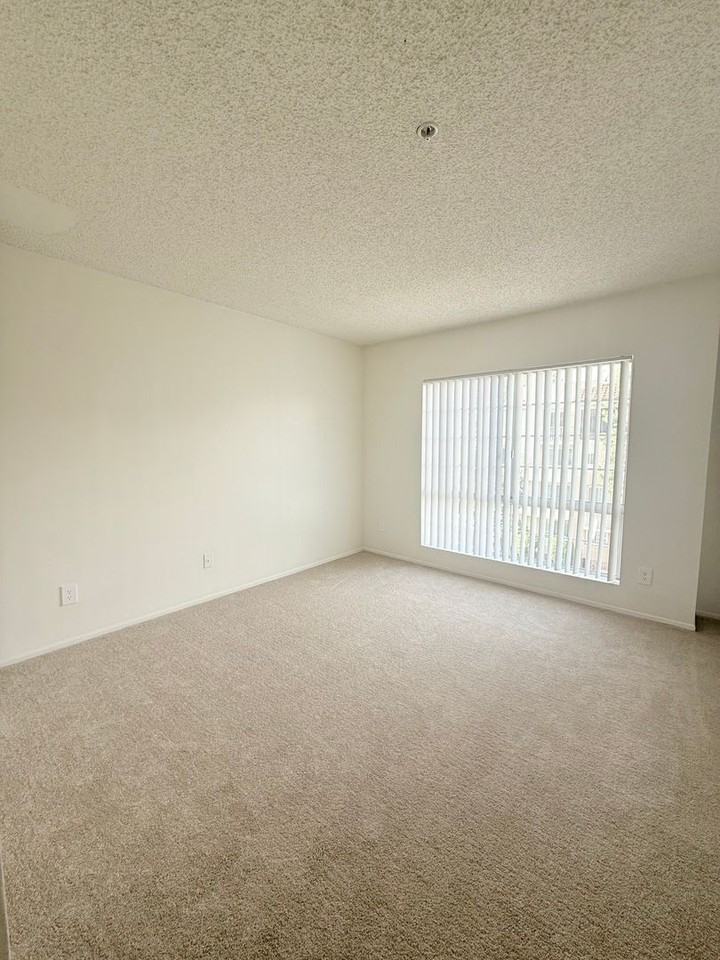 400 S. Westmoreland Ave. - Photo 7 of 19