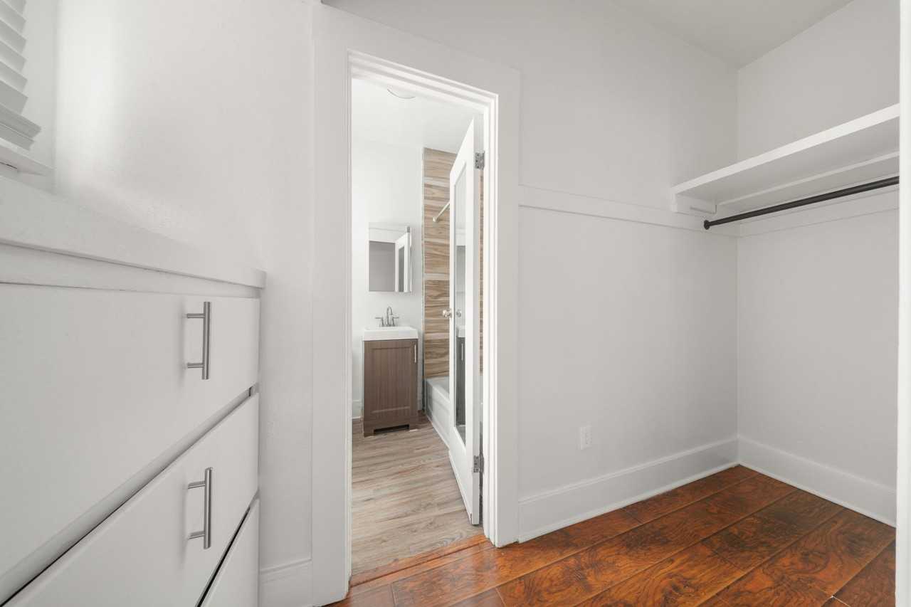 828 Chestnut Ave. - Photo 2 of 17