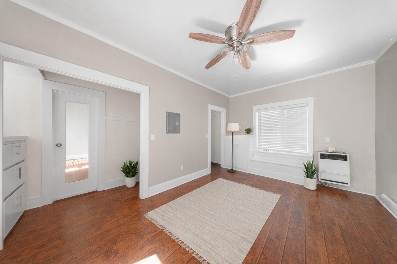 828 Chestnut Ave. - Photo 3 of 17