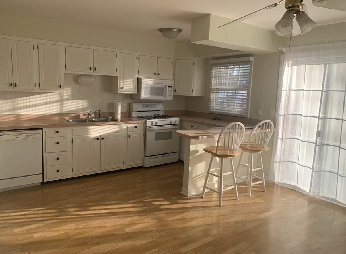 845 Country Club Dr #845 - Photo 3 of 19