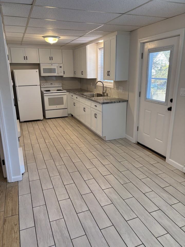 77 Watertown Rd #1 - Photo 3 of 18