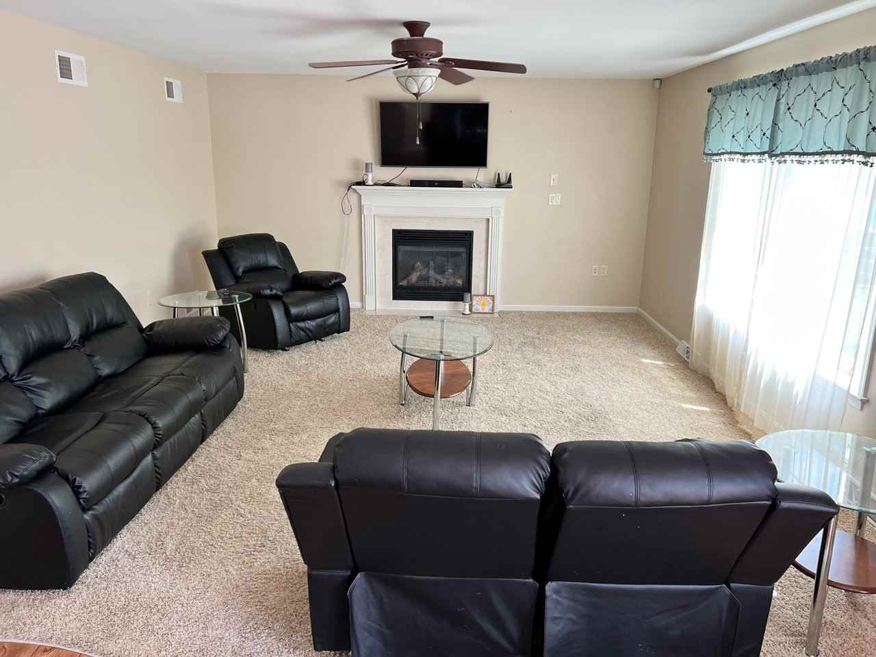 1716 Bell Ave #3 - Photo 3 of 7