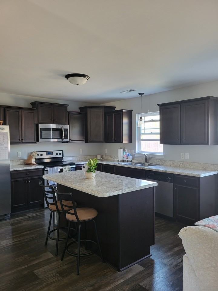 423 Mccall Dr #NA - Photo 2 of 9