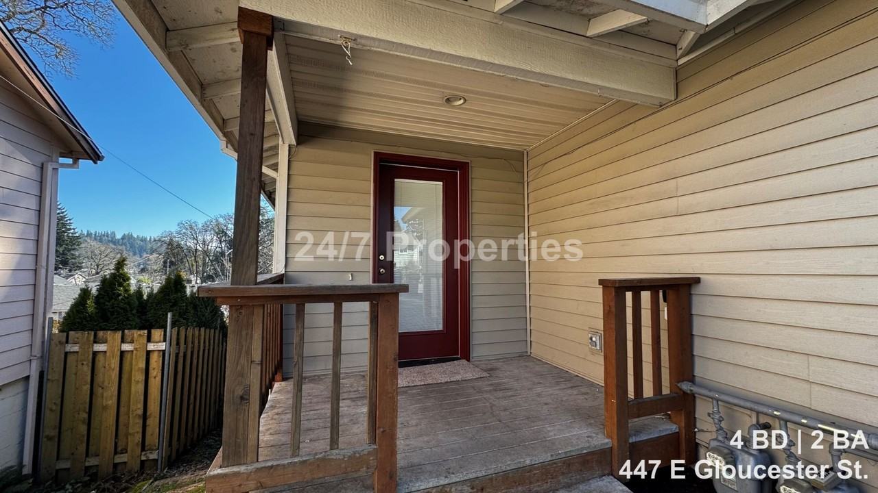 445 E Gloucester St - Photo 2 of 18
