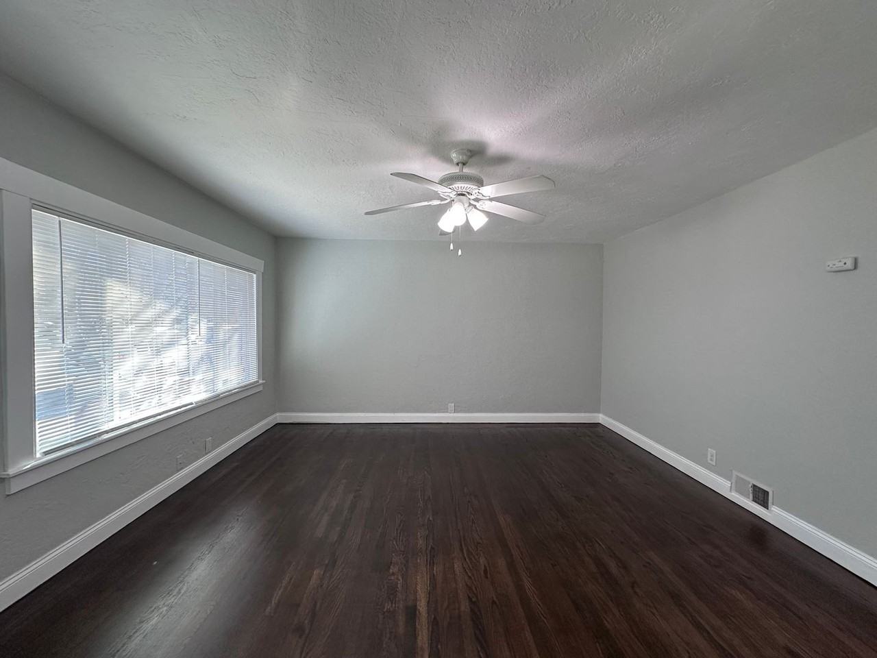 2257 38th Ave - Photo 2 of 12