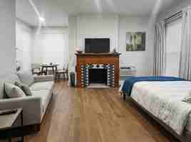 featured image of 609 S High St