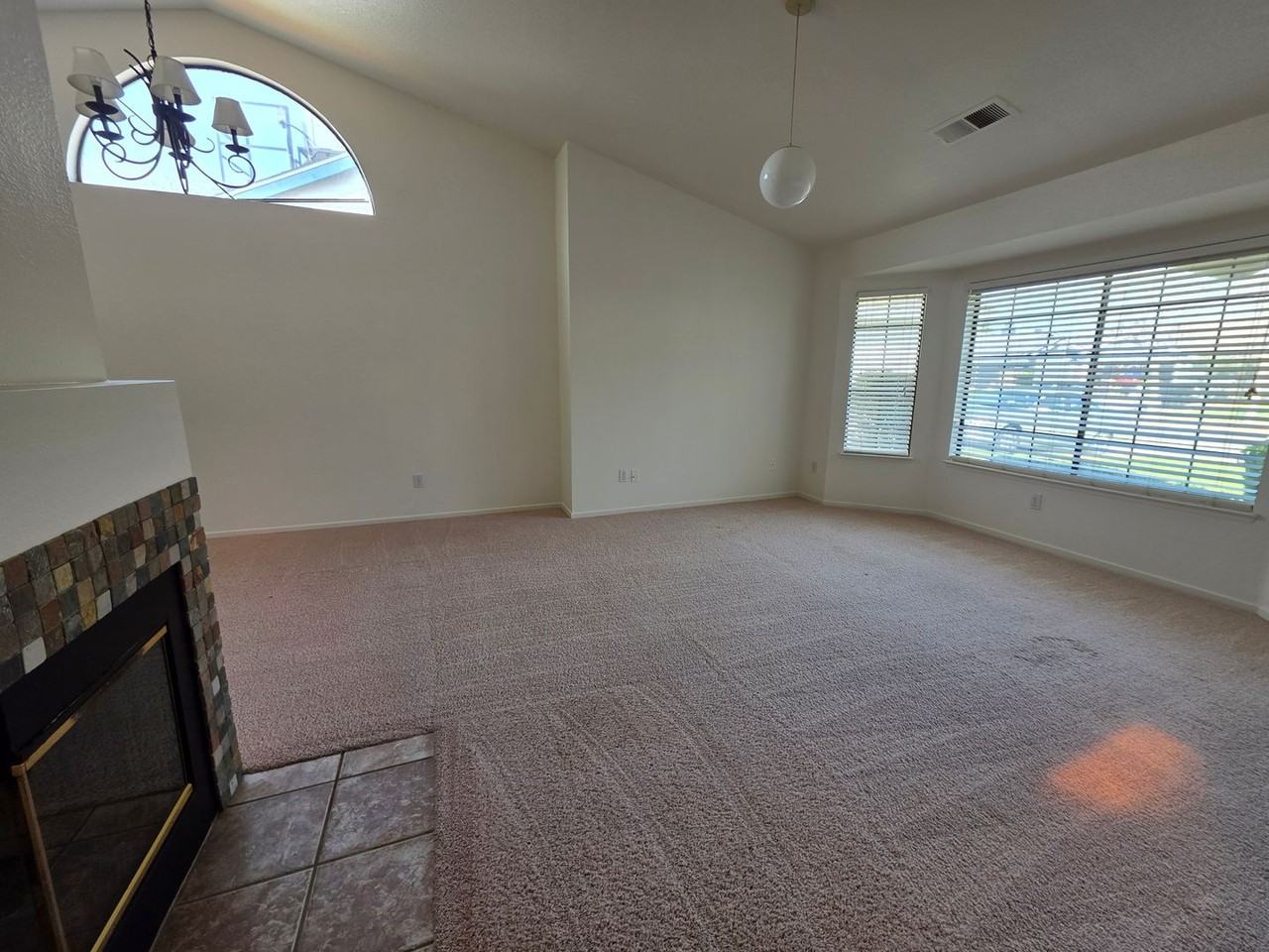 4905 W Hemlock Ave - Photo 2 of 10