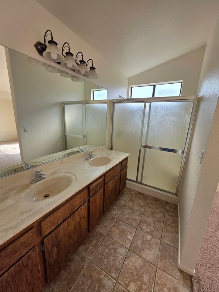 4905 W Hemlock Ave - Photo 6 of 10