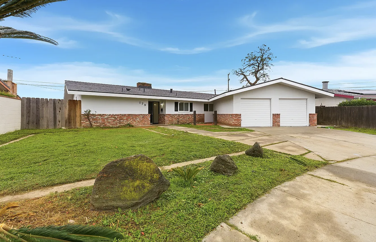 179 W Hazelwood Dr #1 - Photo 2 of 18