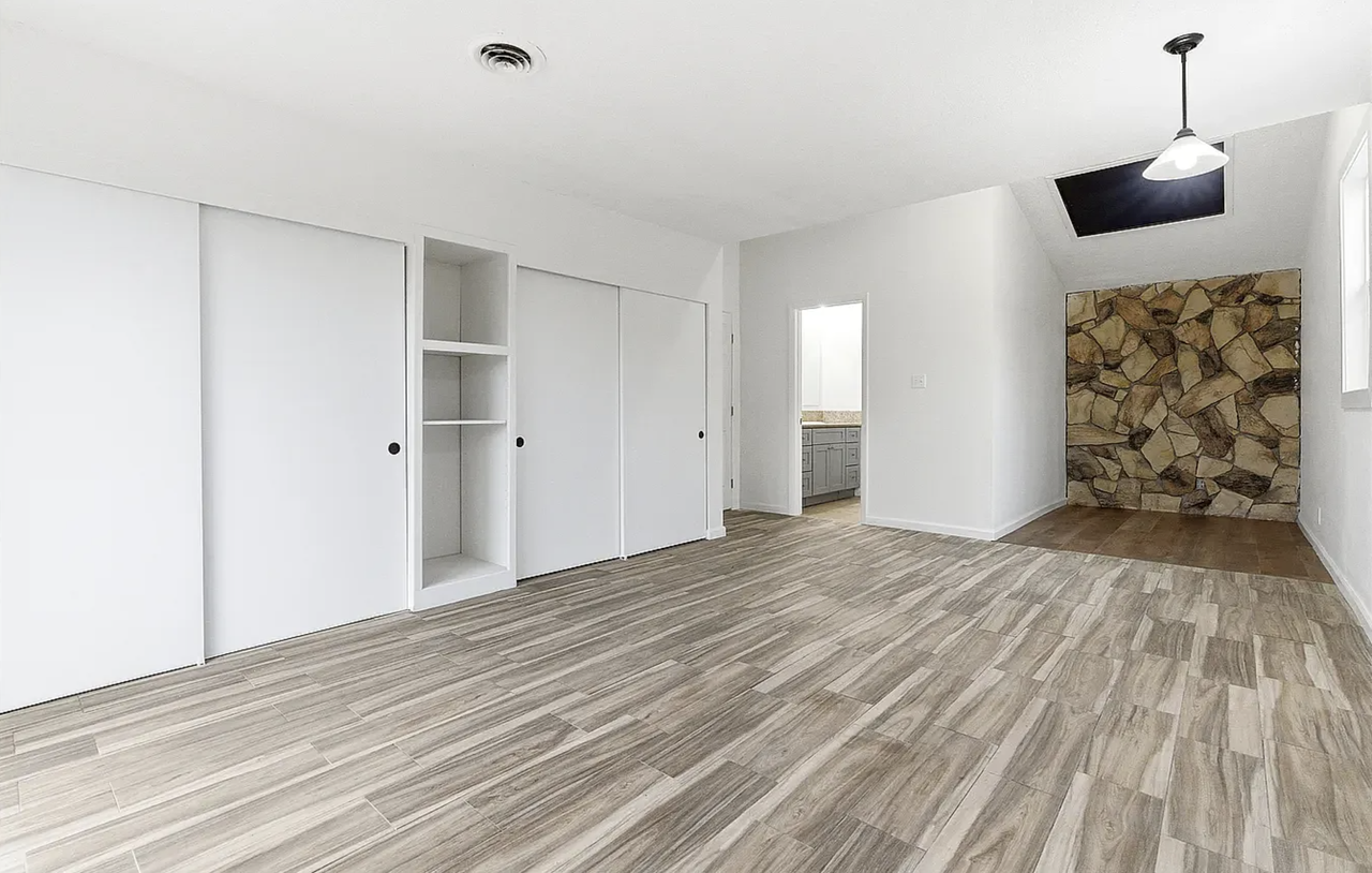 179 W Hazelwood Dr #1 - Photo 7 of 18