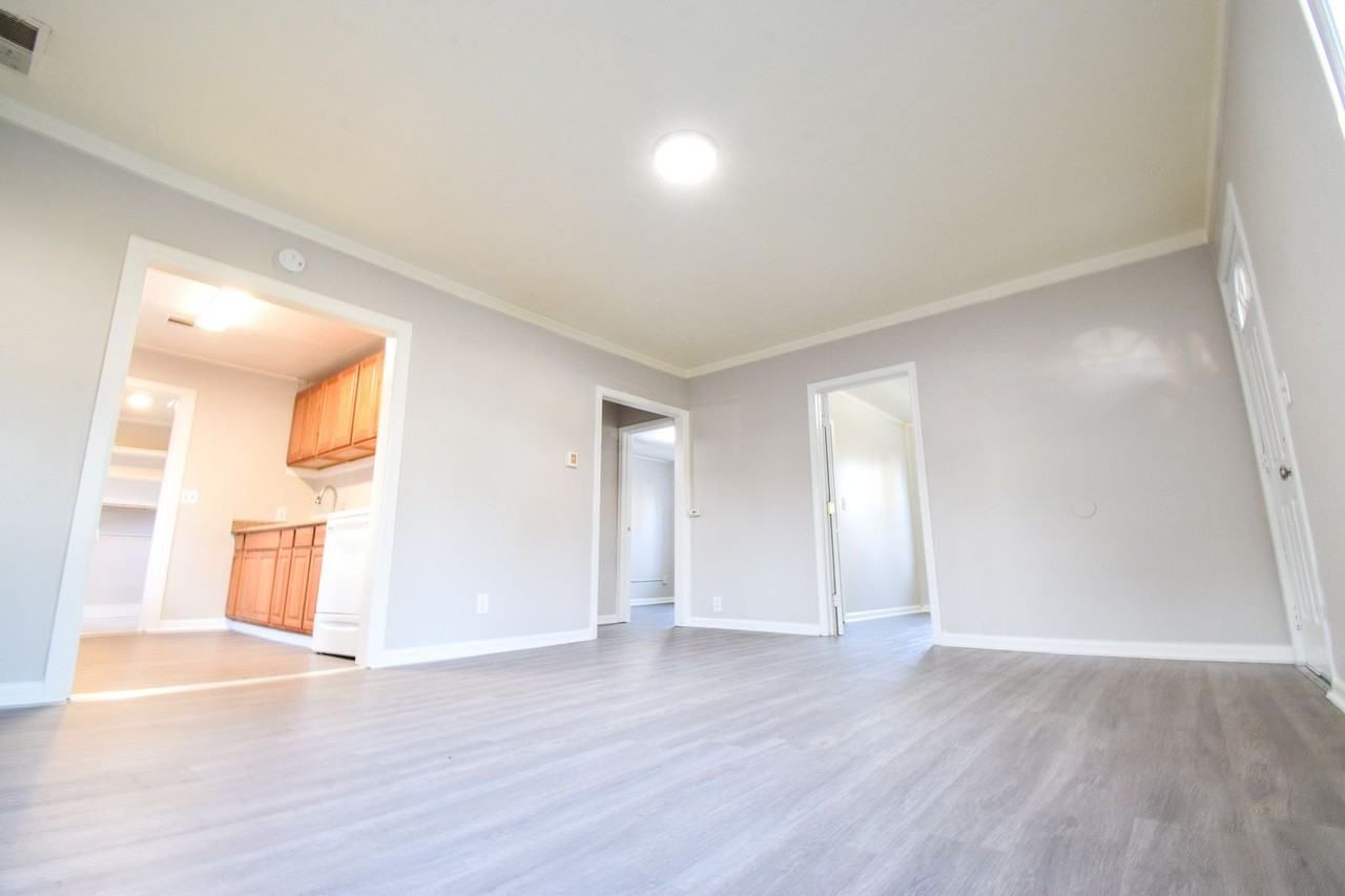 10245 N Tyler Ave - Photo 3 of 24